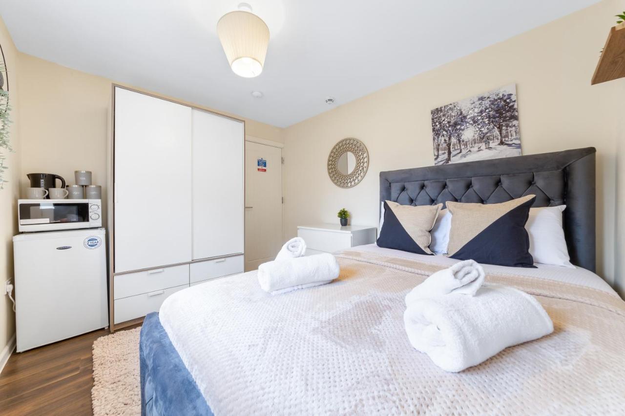 Twickenham Homes Isleworth Bagian luar foto