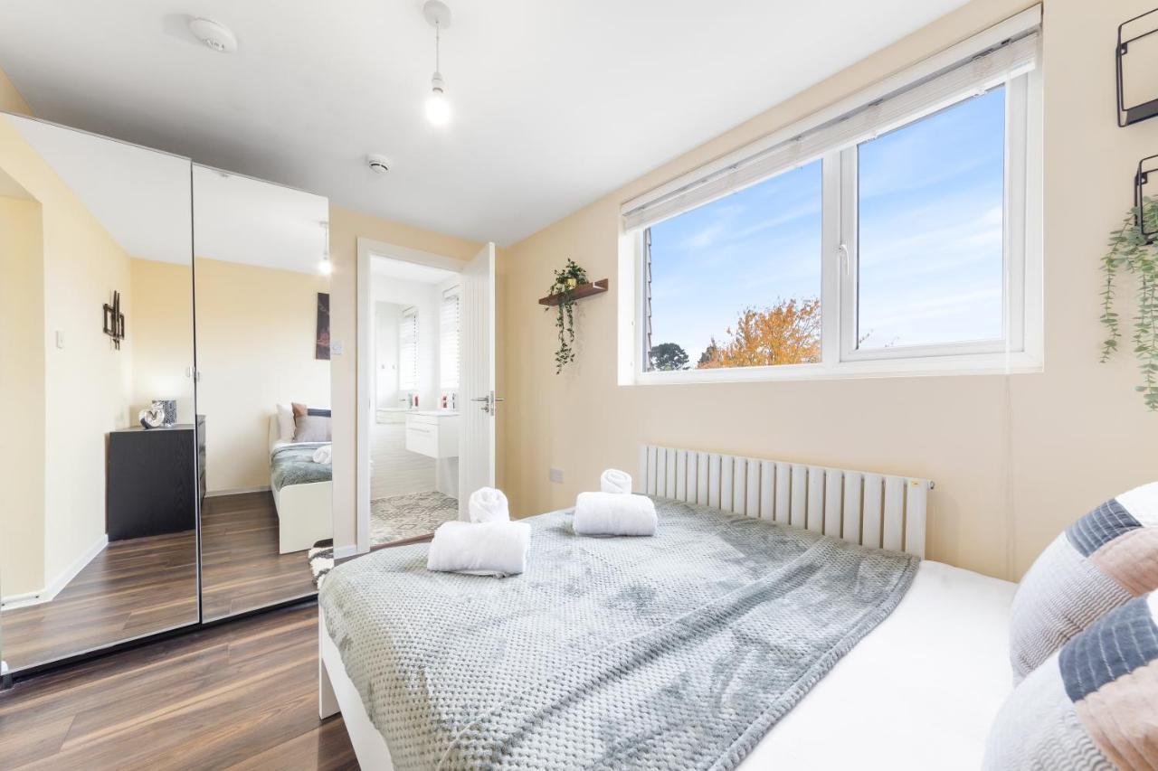 Twickenham Homes Isleworth Bagian luar foto