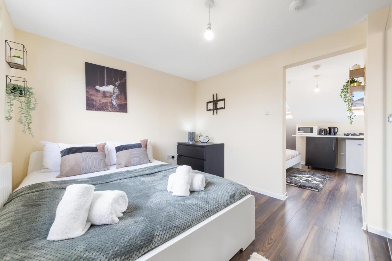Twickenham Homes Isleworth Bagian luar foto