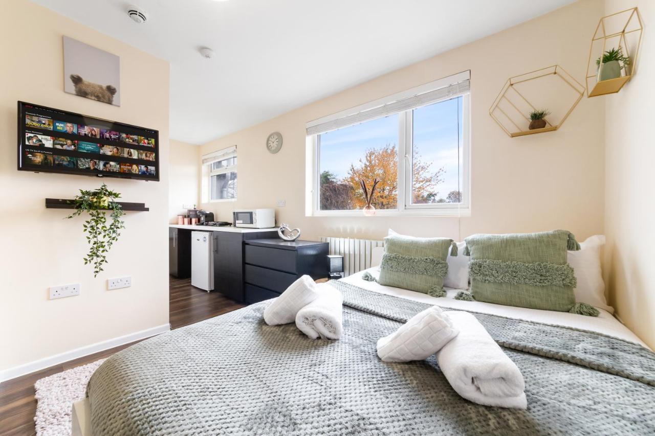 Twickenham Homes Isleworth Bagian luar foto
