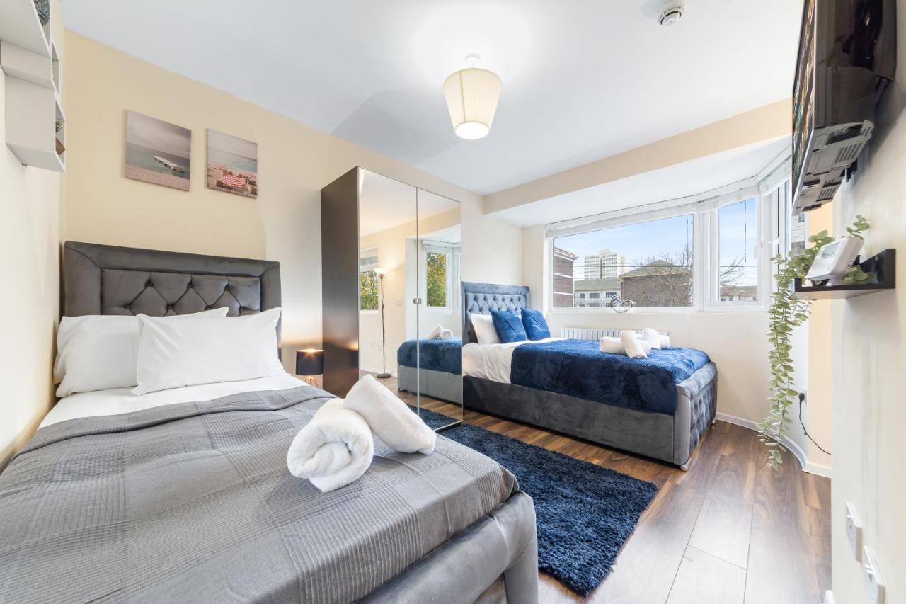 Twickenham Homes Isleworth Bagian luar foto