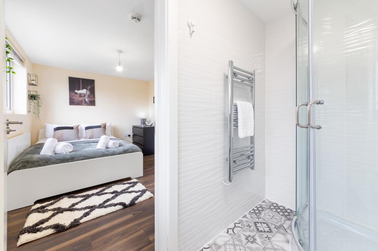 Twickenham Homes Isleworth Bagian luar foto