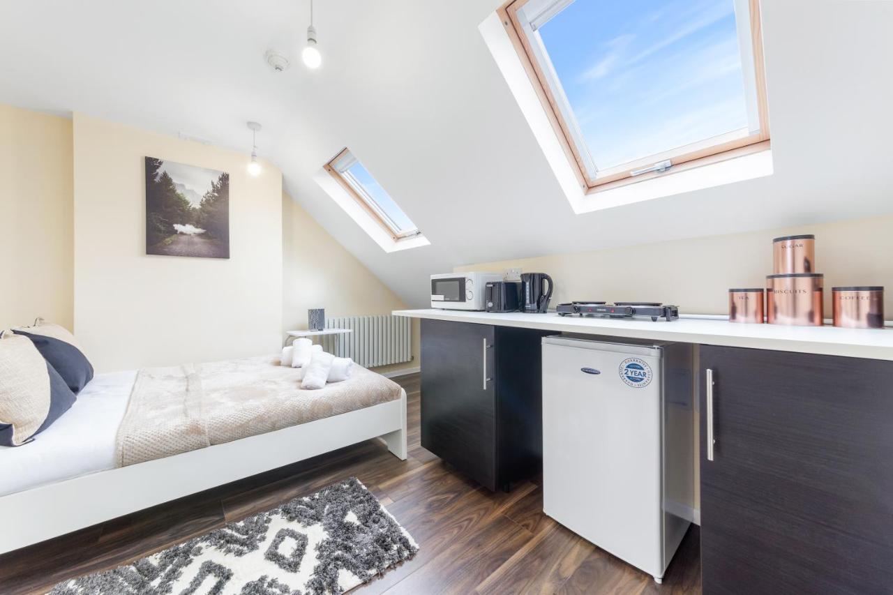 Twickenham Homes Isleworth Bagian luar foto