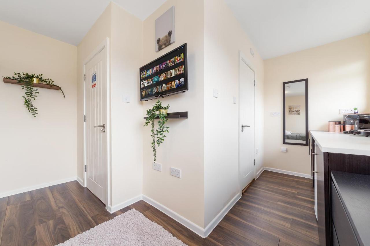 Twickenham Homes Isleworth Bagian luar foto